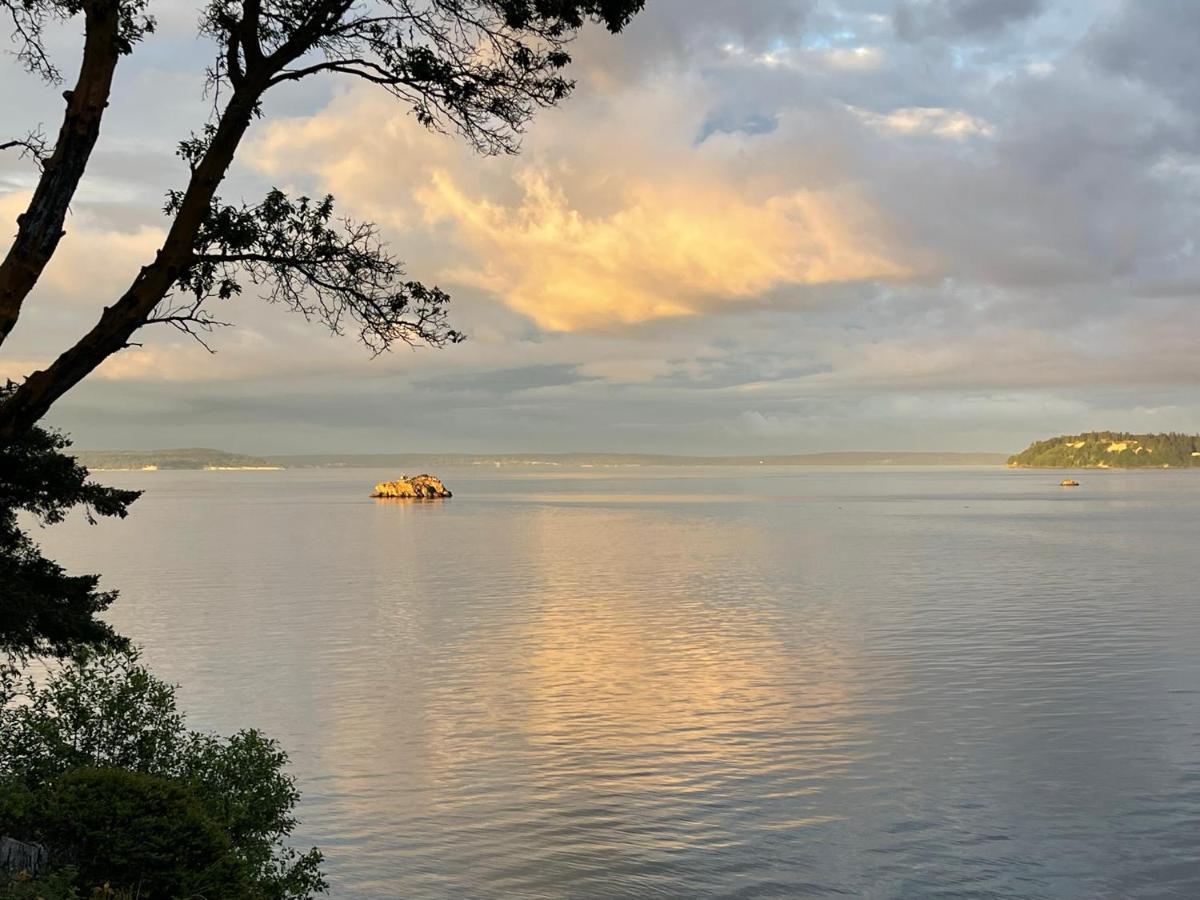 Puget Sound Chic Romantic Cottage With Private Beach Access & Gated Entry Port Ludlow Exterior foto